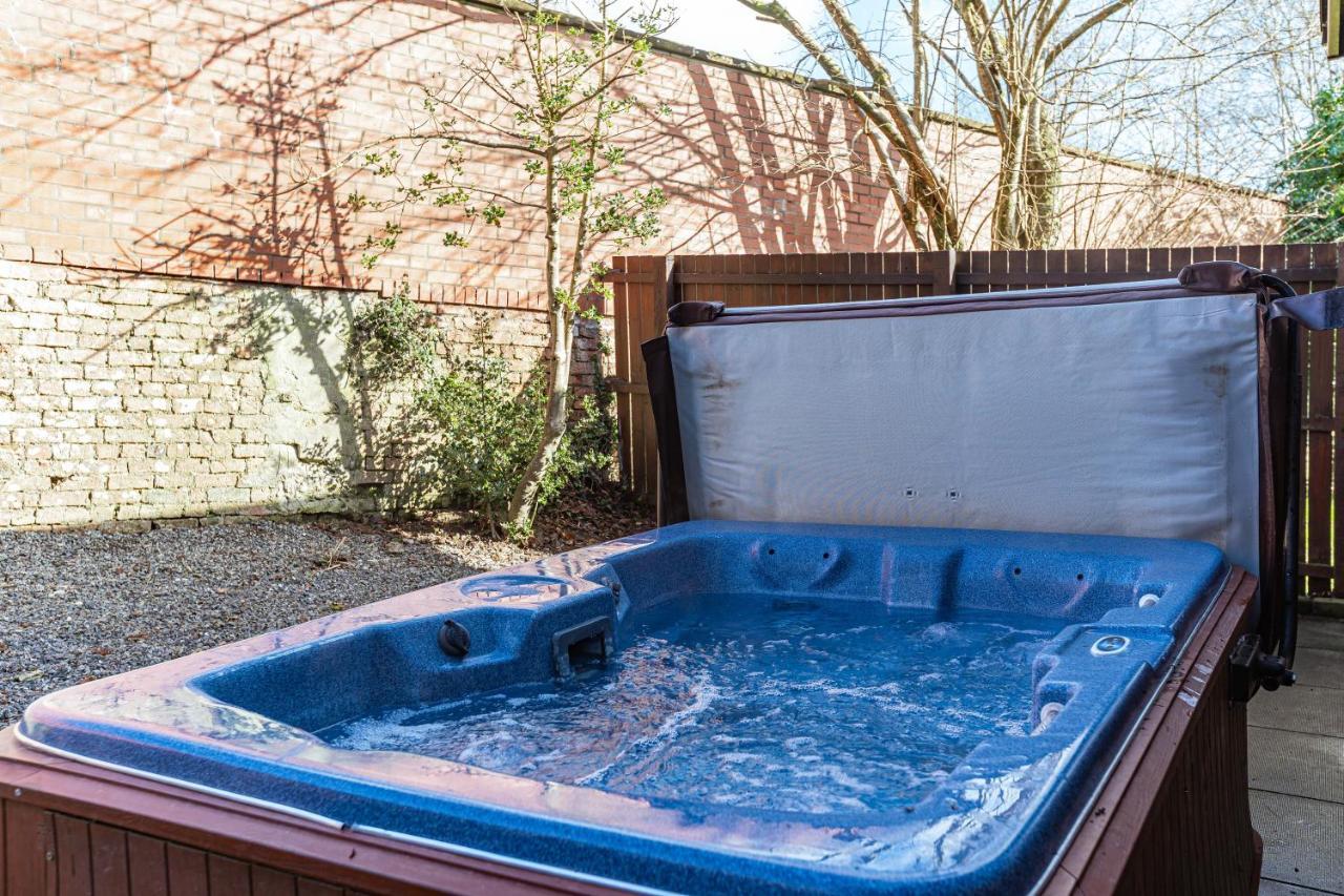 Bluebell Lodge 24 With Hot Tub Newton Stewart Exterior foto